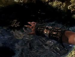 extant_HTLJ_4x13-ArmageddonNowPart1_04268