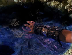extant_HTLJ_4x14-ArmageddonNowPart2_00089