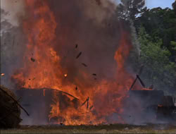 extant_HTLJ_4x14-ArmageddonNowPart2_01406