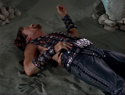 extant_HTLJ_4x14-ArmageddonNowPart2_01453