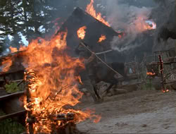 extant_HTLJ_4x14-ArmageddonNowPart2_03040
