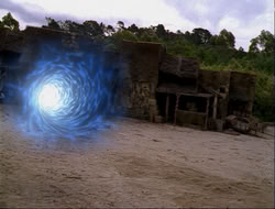 extant_HTLJ_4x14-ArmageddonNowPart2_04165