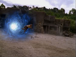 extant_HTLJ_4x14-ArmageddonNowPart2_04168