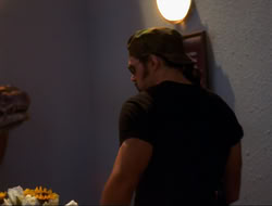extant_HTLJ_4x15-YesVirginiaThereIsAHercules_00533