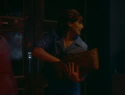 extant_HTLJ_4x15-YesVirginiaThereIsAHercules_02031