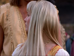 extant_HTLJ_4x15-YesVirginiaThereIsAHercules_02329