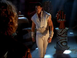 extant_HTLJ_4x15-YesVirginiaThereIsAHercules_02738