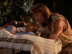 extant_HTLJ_4x15-YesVirginiaThereIsAHercules_03265