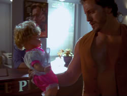 extant_HTLJ_4x15-YesVirginiaThereIsAHercules_03384