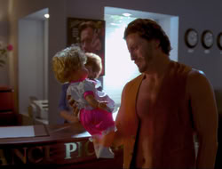 extant_HTLJ_4x15-YesVirginiaThereIsAHercules_03418