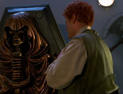 extant_HTLJ_4x15-YesVirginiaThereIsAHercules_04179