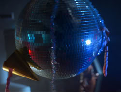 extant_HTLJ_4x15-YesVirginiaThereIsAHercules_04598