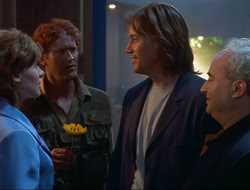 extant_HTLJ_4x15-YesVirginiaThereIsAHercules_05100
