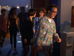 extant_HTLJ_4x15-YesVirginiaThereIsAHercules_05129