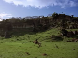 extant_XenaWarriorPrincess_1x01-SinsOfThePast_00159