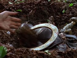 extant_XenaWarriorPrincess_1x01-SinsOfThePast_00195