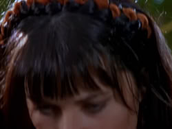 extant_XenaWarriorPrincess_1x01-SinsOfThePast_00209