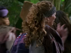 extant_XenaWarriorPrincess_1x01-SinsOfThePast_00224