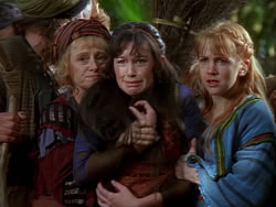 extant_XenaWarriorPrincess_1x01-SinsOfThePast_00249