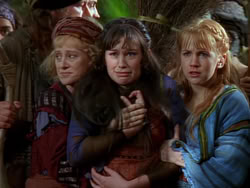 extant_XenaWarriorPrincess_1x01-SinsOfThePast_00250
