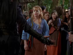 extant_XenaWarriorPrincess_1x01-SinsOfThePast_00279