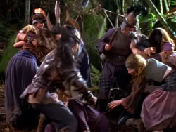 extant_XenaWarriorPrincess_1x01-SinsOfThePast_00341