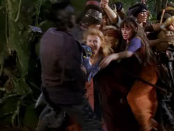 extant_XenaWarriorPrincess_1x01-SinsOfThePast_00374