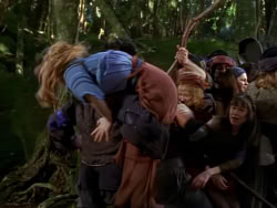 extant_XenaWarriorPrincess_1x01-SinsOfThePast_00388