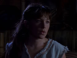 extant_XenaWarriorPrincess_1x01-SinsOfThePast_01137