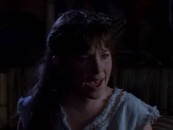 extant_XenaWarriorPrincess_1x01-SinsOfThePast_01138