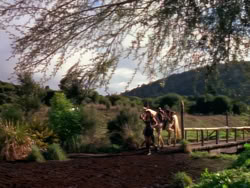extant_XenaWarriorPrincess_1x01-SinsOfThePast_01321