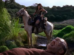 extant_XenaWarriorPrincess_1x01-SinsOfThePast_01440