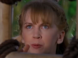 extant_XenaWarriorPrincess_1x01-SinsOfThePast_01533
