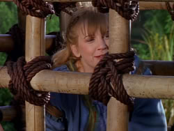 extant_XenaWarriorPrincess_1x01-SinsOfThePast_01572