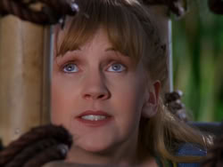 extant_XenaWarriorPrincess_1x01-SinsOfThePast_01621