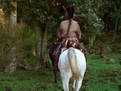 extant_XenaWarriorPrincess_1x01-SinsOfThePast_01715