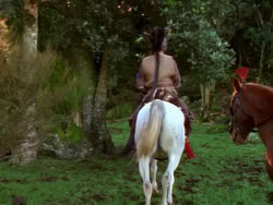 extant_XenaWarriorPrincess_1x01-SinsOfThePast_01716