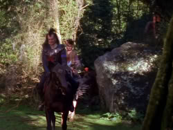 extant_XenaWarriorPrincess_1x01-SinsOfThePast_01739