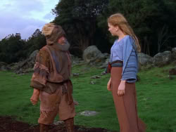 extant_XenaWarriorPrincess_1x01-SinsOfThePast_01902