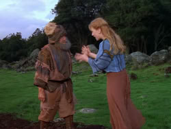 extant_XenaWarriorPrincess_1x01-SinsOfThePast_01905