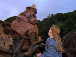 extant_XenaWarriorPrincess_1x01-SinsOfThePast_01971