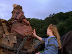 extant_XenaWarriorPrincess_1x01-SinsOfThePast_01973