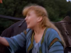 extant_XenaWarriorPrincess_1x01-SinsOfThePast_01981
