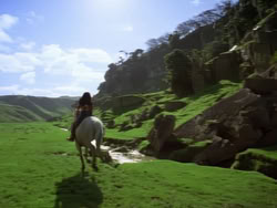 extant_XenaWarriorPrincess_1x01-SinsOfThePast_02076