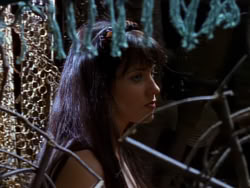 extant_XenaWarriorPrincess_1x01-SinsOfThePast_02146