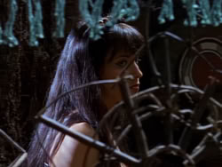 extant_XenaWarriorPrincess_1x01-SinsOfThePast_02148