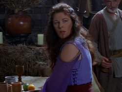 extant_XenaWarriorPrincess_1x01-SinsOfThePast_02245