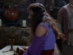 extant_XenaWarriorPrincess_1x01-SinsOfThePast_02254