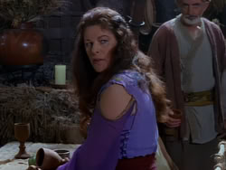 extant_XenaWarriorPrincess_1x01-SinsOfThePast_02260