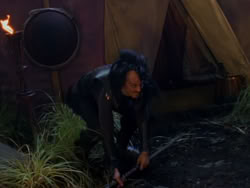 extant_XenaWarriorPrincess_1x01-SinsOfThePast_02330